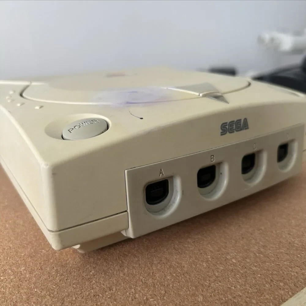 Sega Dreamcast Video Game Console ONLY White HKT-3020 -For Parts/Repairs! *READ*